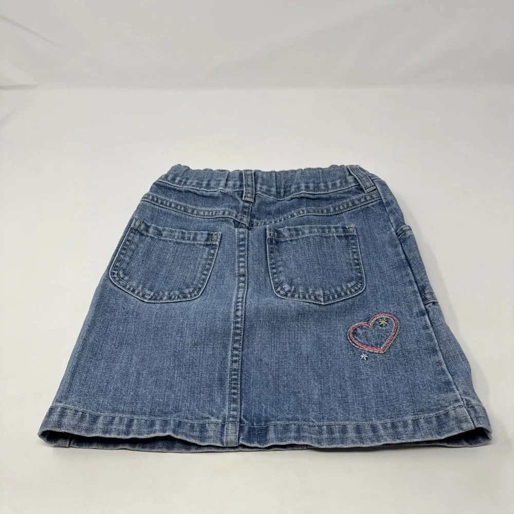 Oshkosh B'Gosh Girls Size 6 Denim Skirt Embroidered‎ Flowers Heart Vtg